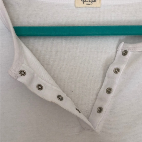 Brandy Melville shirt - Picture 2 of 2